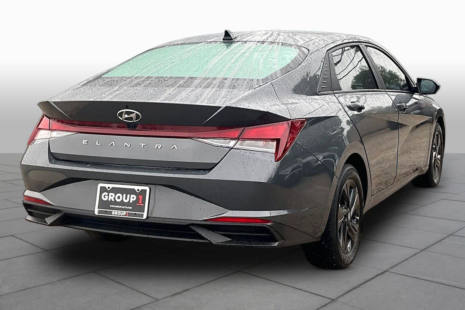 Used 2023 Hyundai Elantra SEL image 13