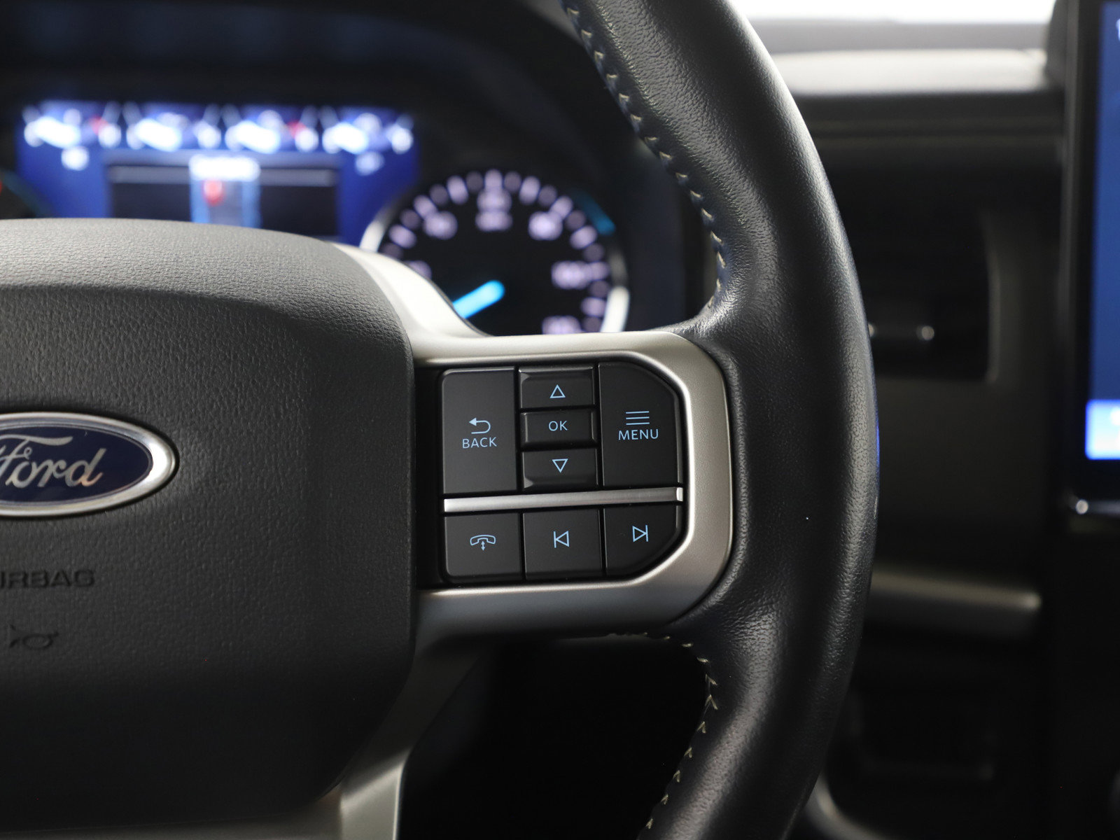 Used 2023 Ford Expedition Max XLT image 30