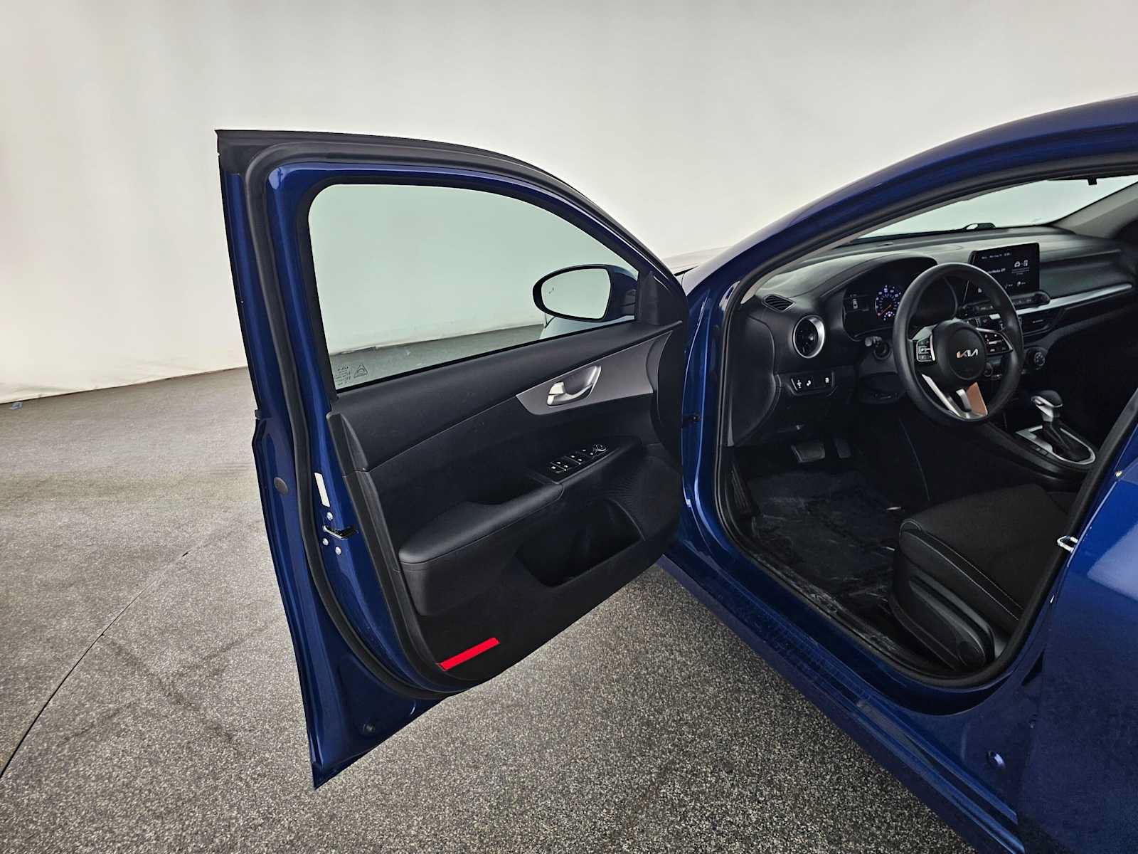 Used 2023 Kia Forte LXS w/ LXS Technology Package FWD image 19