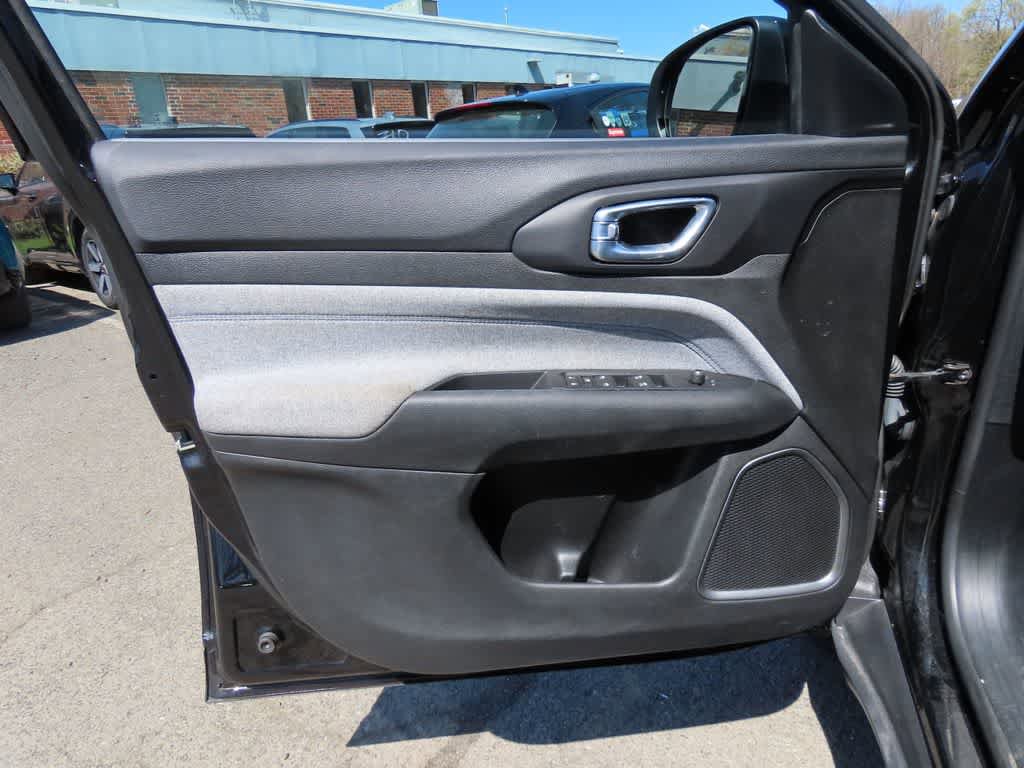 Used 2022 Jeep Compass Latitude image 17