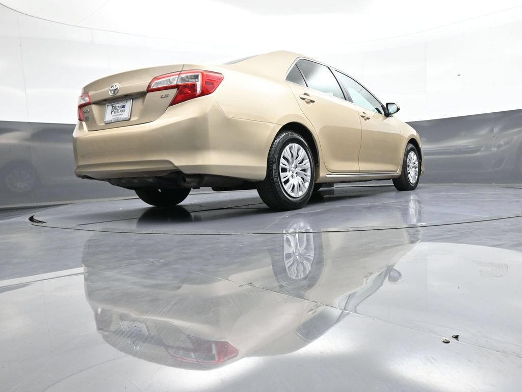 Used 2012 Toyota Camry LE FWD image 28