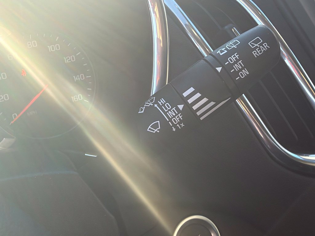 Used 2020 Chevrolet Equinox LT AWD/4WD image 32