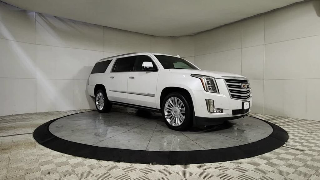 Used 2019 Cadillac Escalade ESV Platinum AWD/4WD image 2