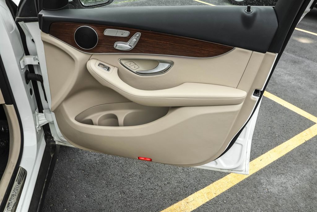 Used 2022 Mercedes-Benz GLC 300 4MATIC image 38