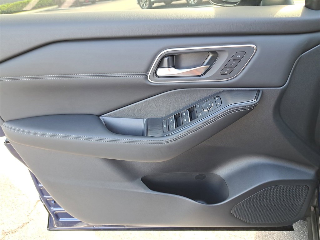 New 2026 Nissan Rogue Platinum image 22