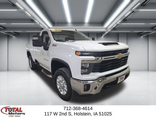 Used 2025 Chevrolet Silverado 3500 LT AWD/4WD image 2