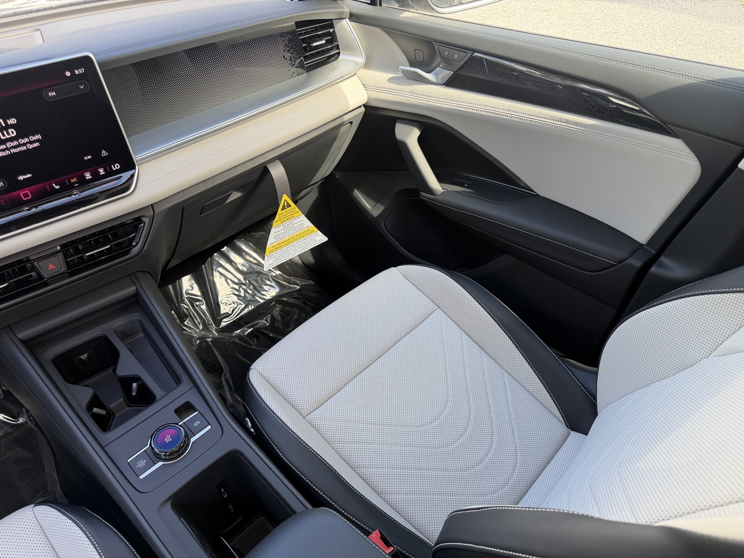 New 2026 Volkswagen Tiguan SE FWD image 17