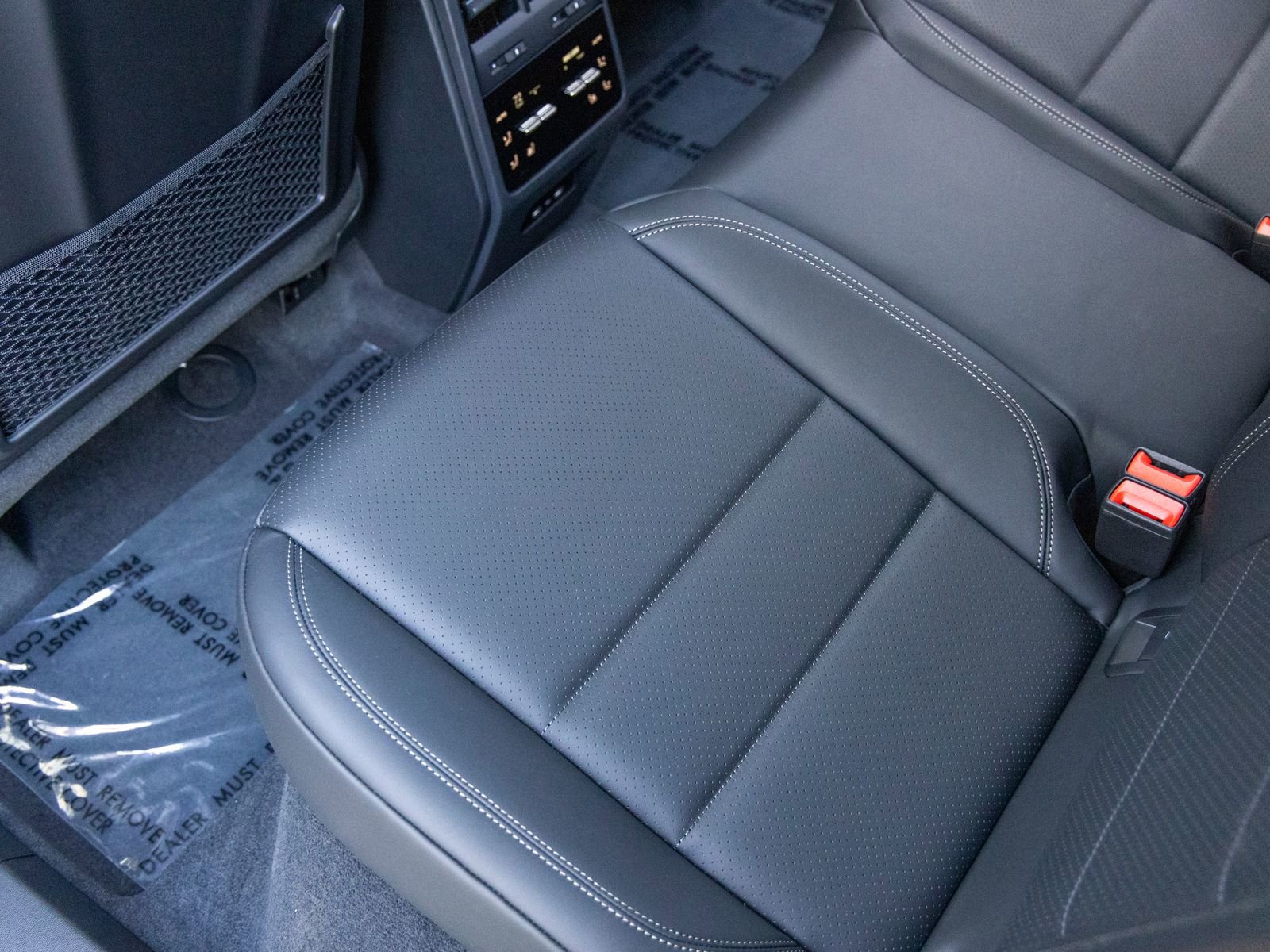 New 2026 Porsche Macan Turbo Electric image 43