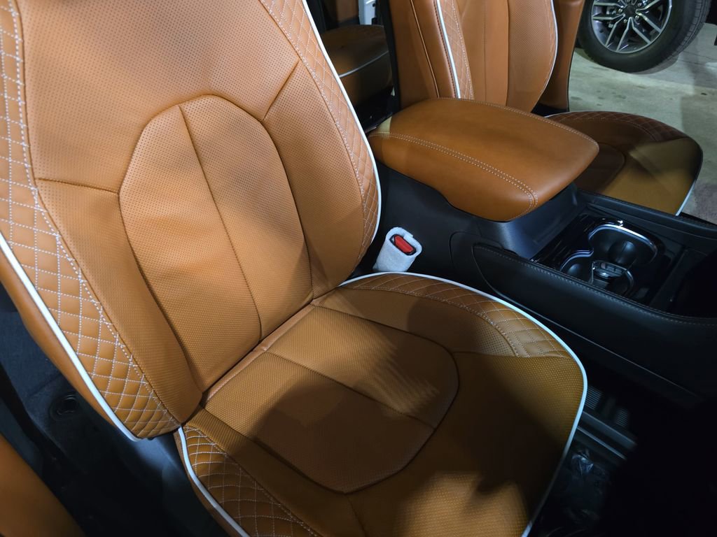 New 2026 Chrysler Pacifica Pinnacle FWD image 10