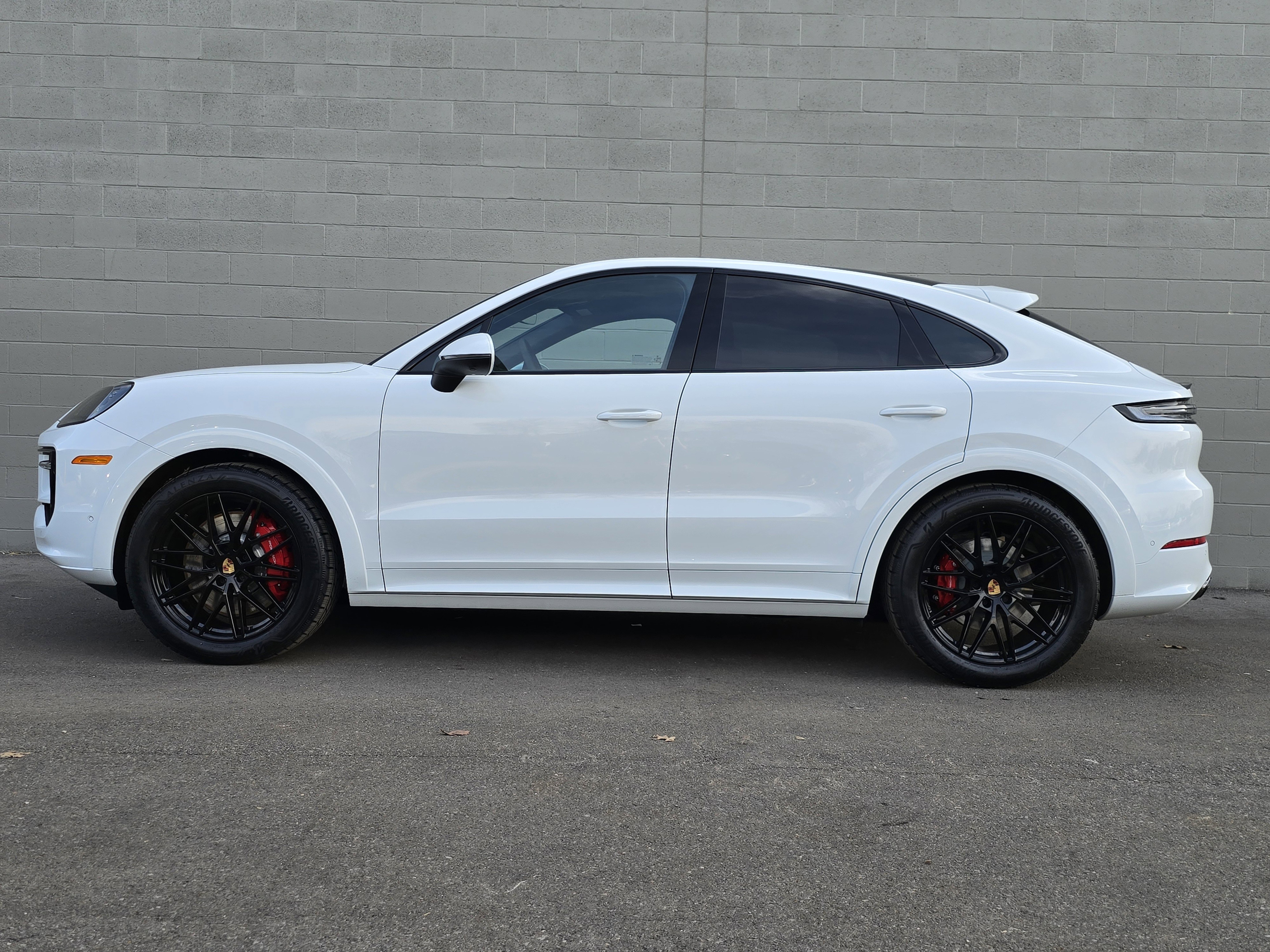 New 2025 Porsche Cayenne S image 2