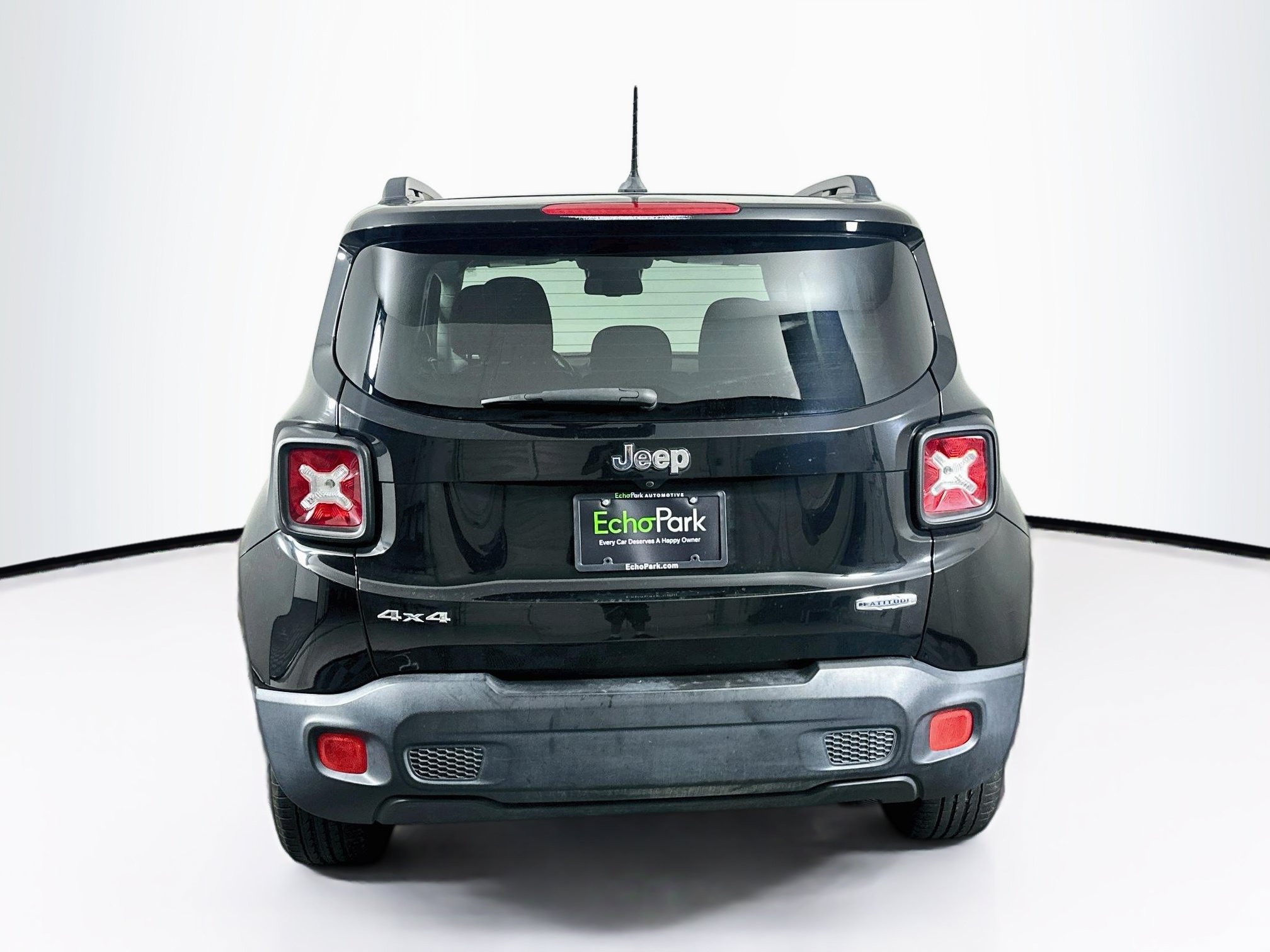 Used 2017 Jeep Renegade Latitude w/ Safety & Security Group (ALP) AWD/4WD image 7