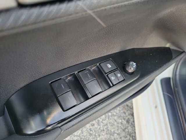Used 2025 Toyota Camry SE FWD image 13