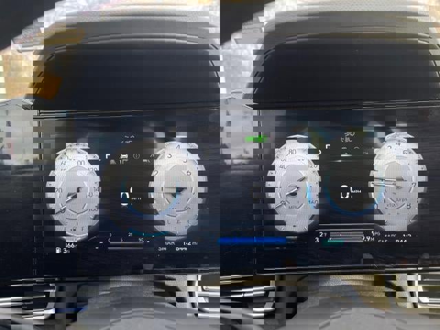 Used 2024 Hyundai Elantra SEL image 11