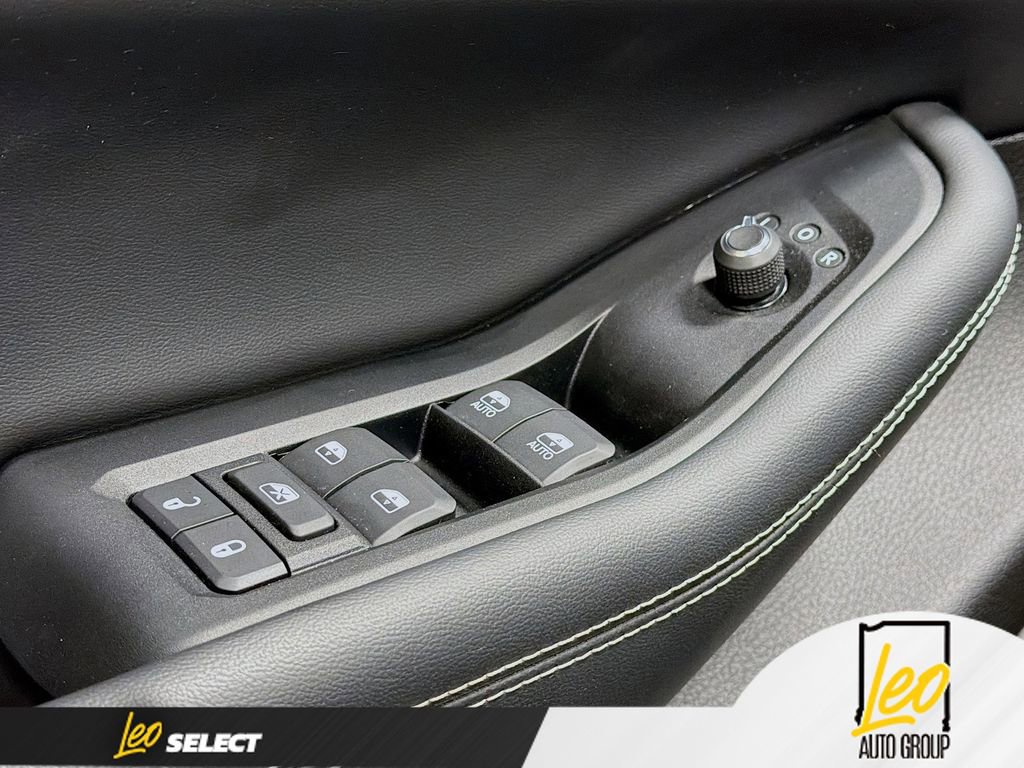 Used 2023 Jeep Grand Cherokee Limited image 18