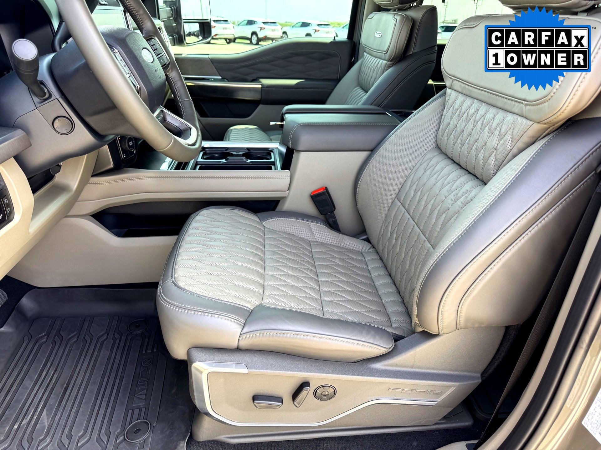 Used 2026 Ford F250 Platinum w/ Platinum Plus Package image 12