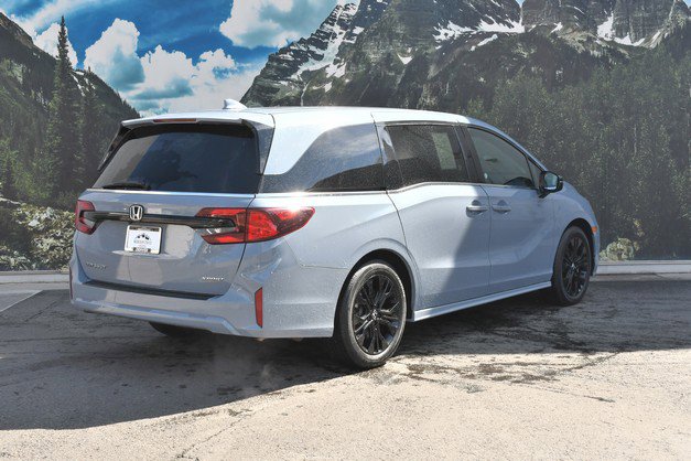Used 2025 Honda Odyssey Sport-L image 3
