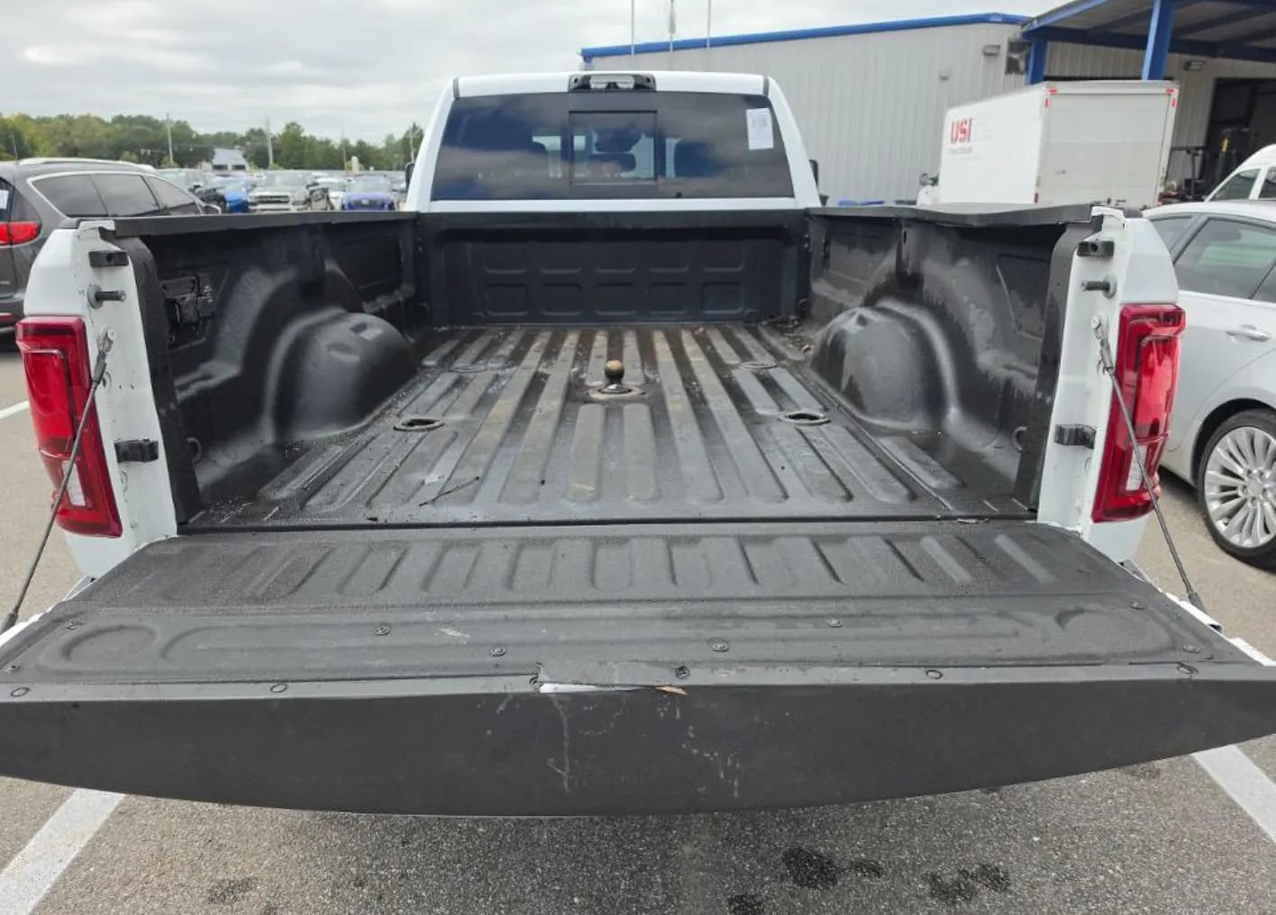 Used 2025 RAM 3500 Big Horn AWD/4WD image 13
