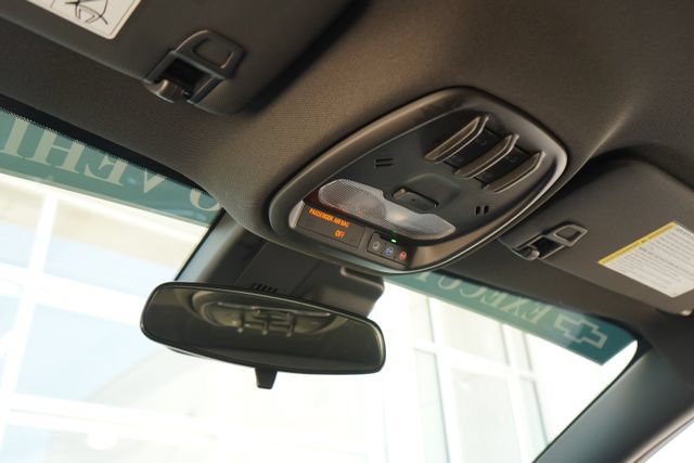 Used 2026 Chevrolet Trax RS w/ Sunroof Package FWD image 23
