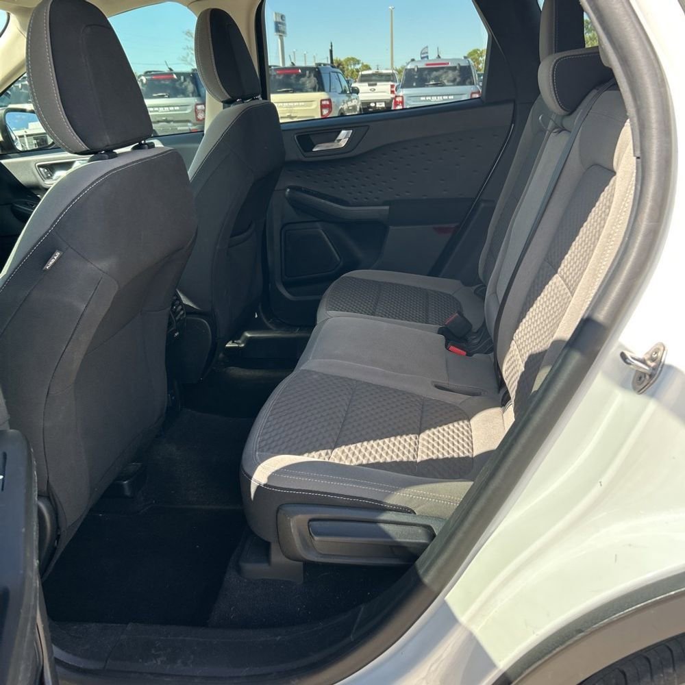 Used 2020 Ford Escape SE image 13