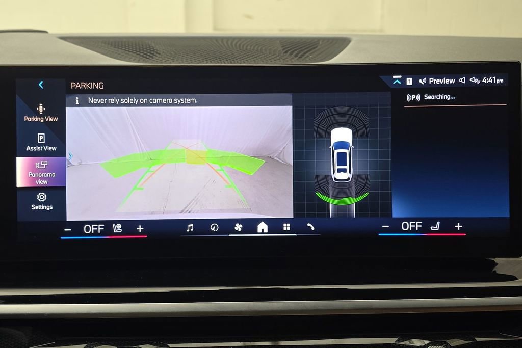 Certified 2024 BMW X7 xDrive40i w/ Executive Package image 18