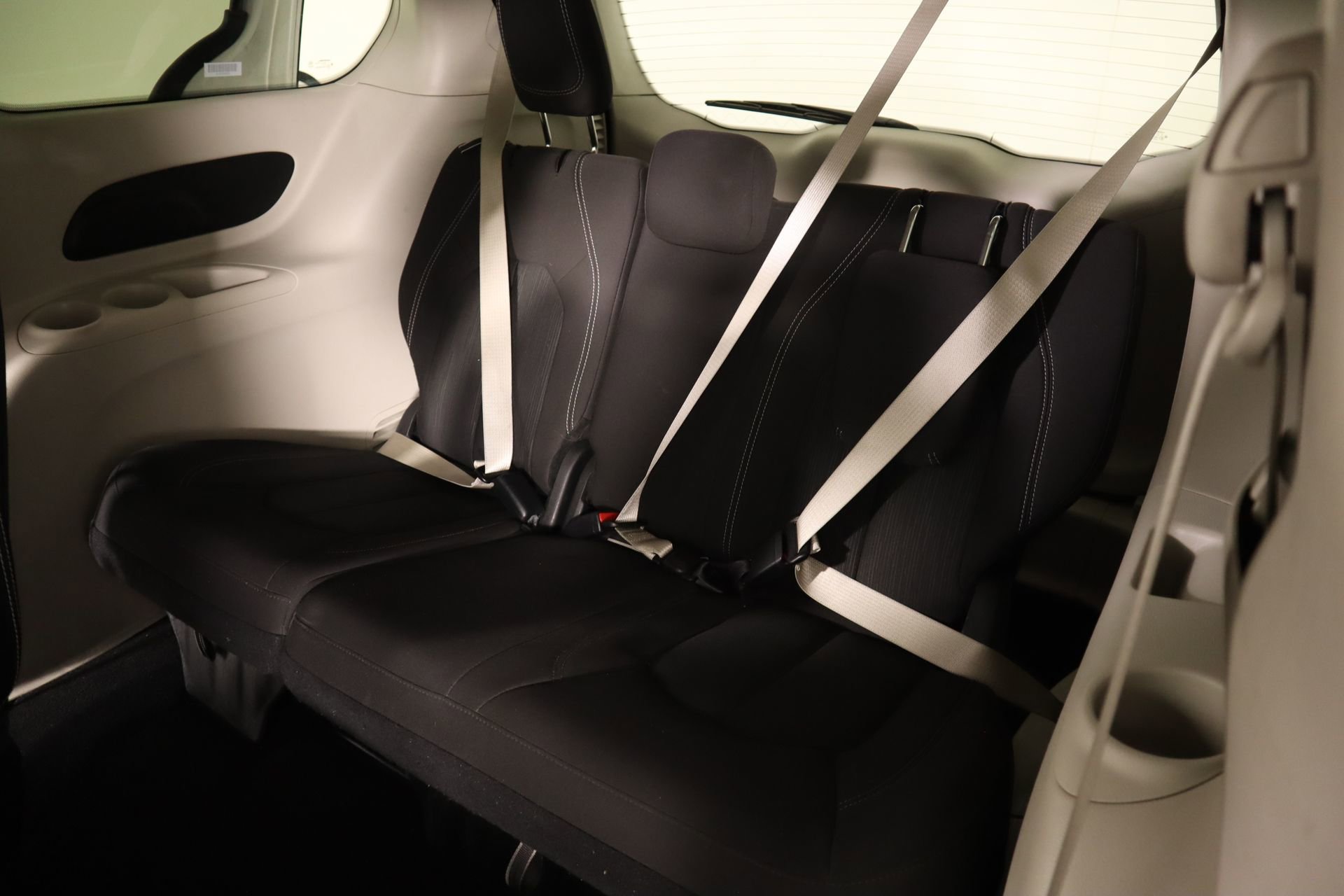 Used 2024 Chrysler Voyager LX image 12