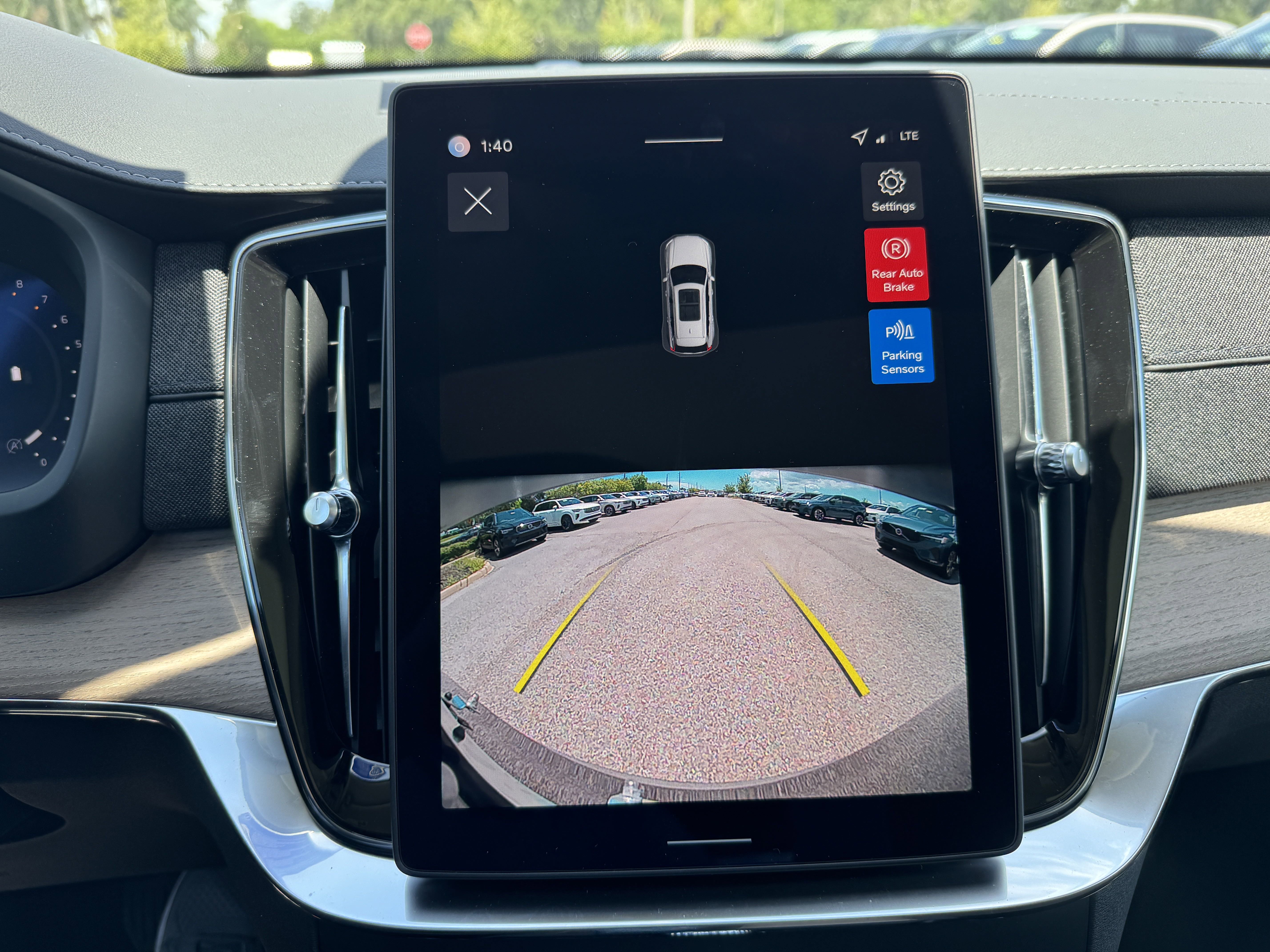 New 2026 Volvo XC90 B6 Core image 23