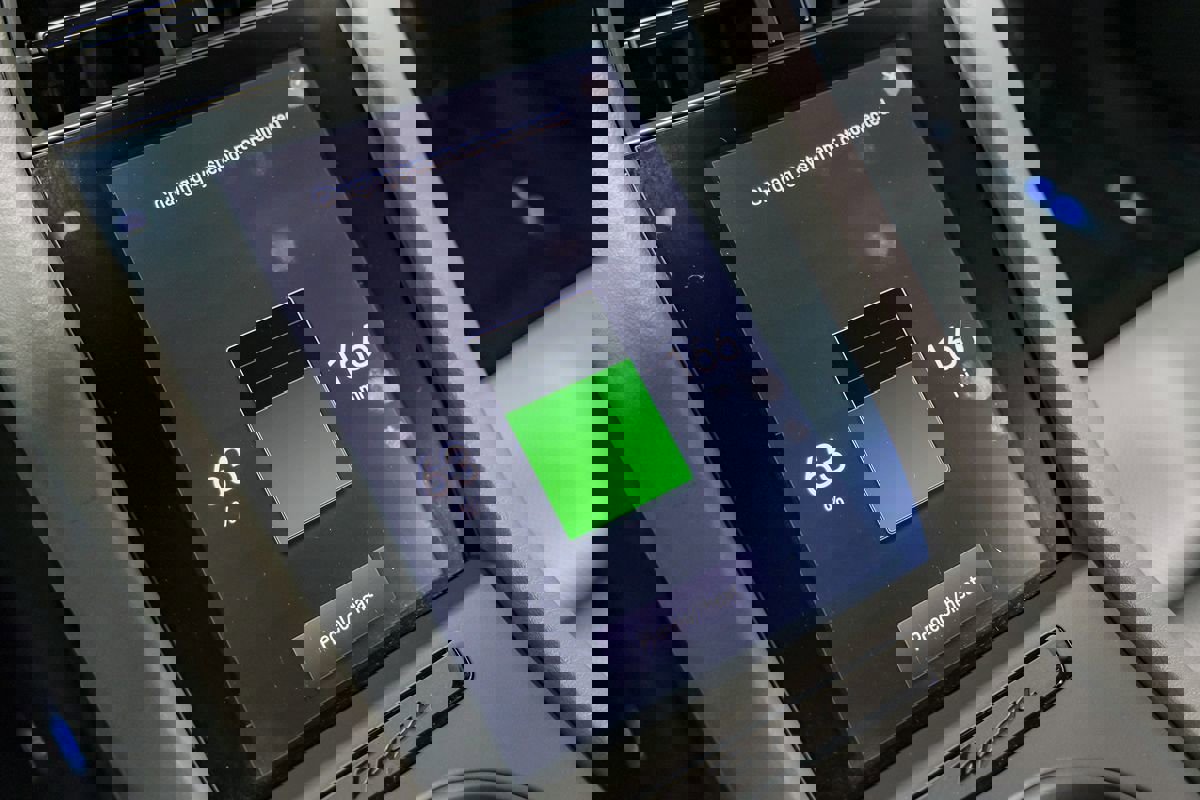 Used 2022 Porsche Taycan 4S image 26