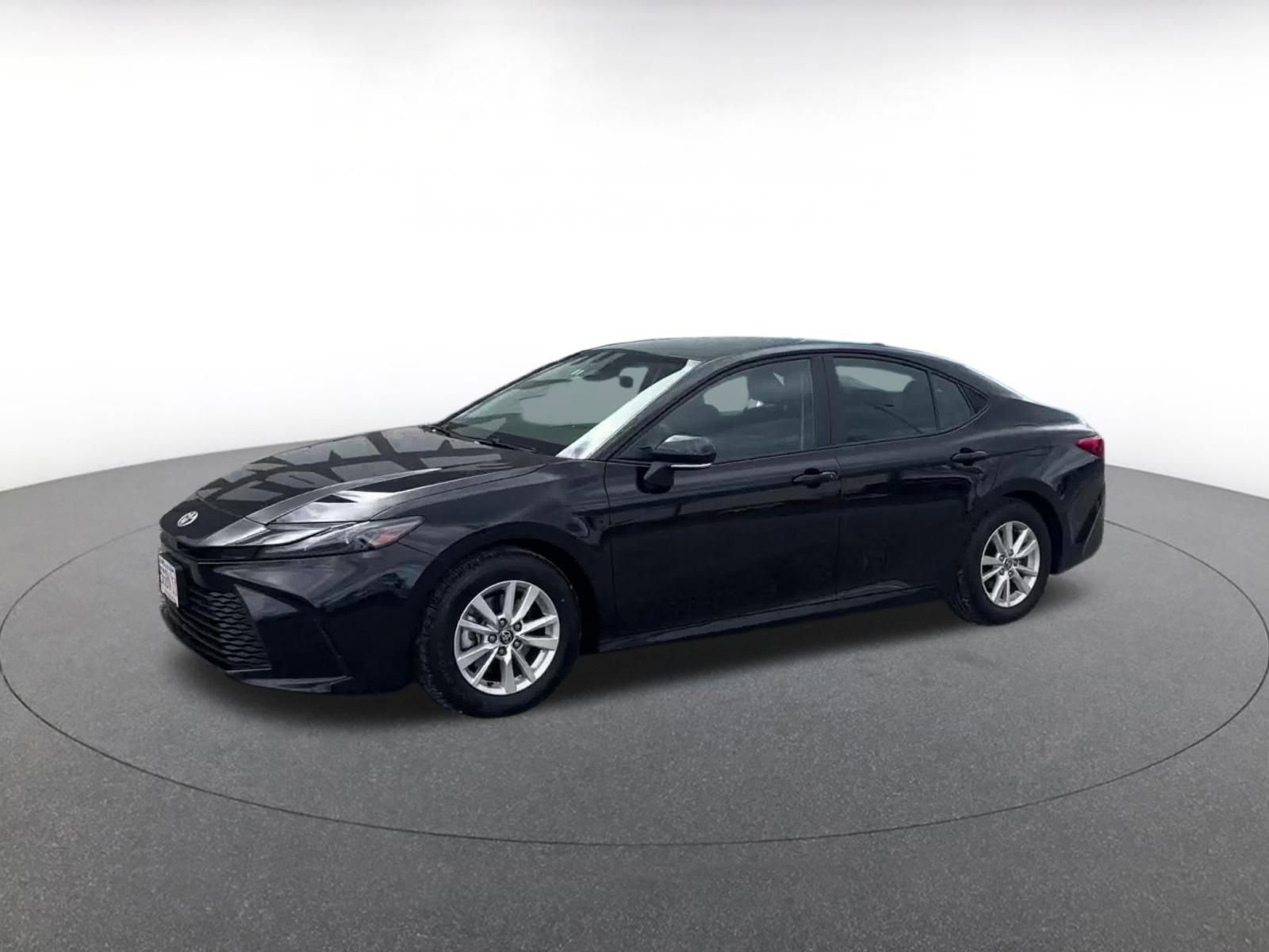 Used 2025 Toyota Camry LE image 8