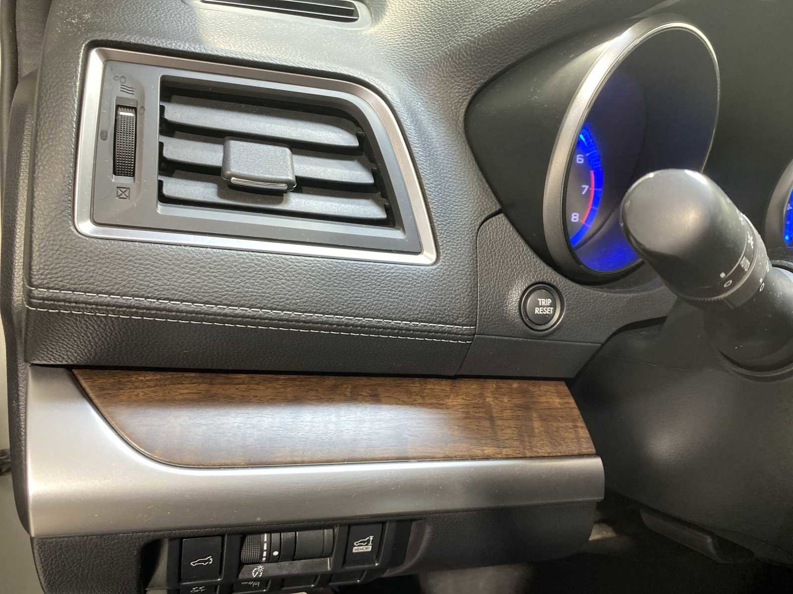 Used 2018 Subaru Outback 3.6R Limited image 24