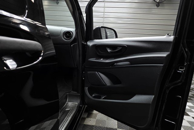 Used 2018 Mercedes-Benz Metris Passenger image 34