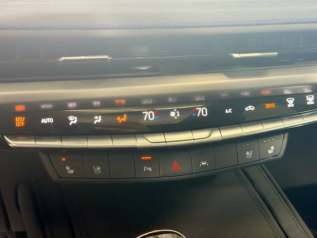 Used 2025 Cadillac XT4 Sport image 15