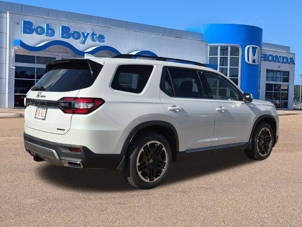 New 2026 Honda Pilot Touring image 4