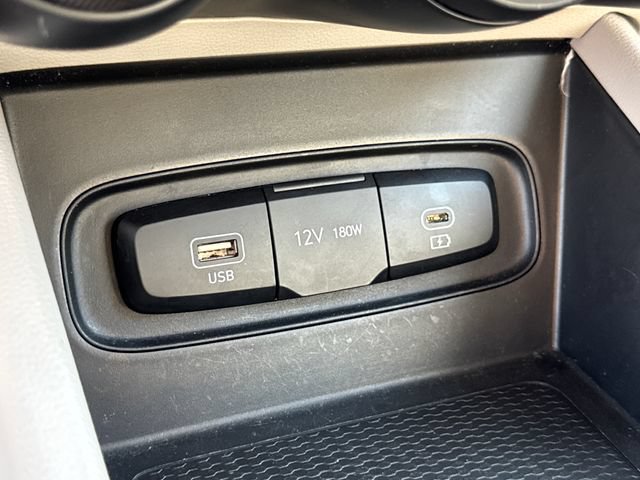 Used 2024 Hyundai Venue SEL FWD image 23