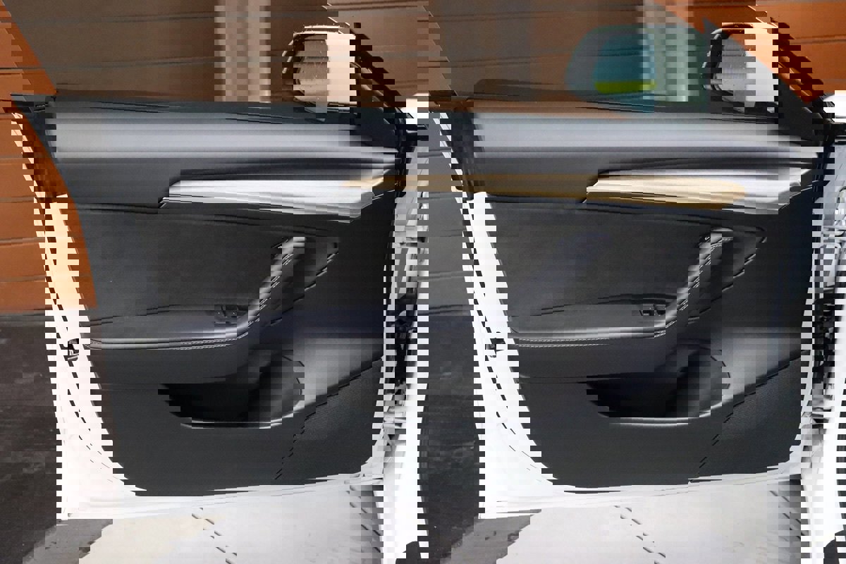 Used 2023 Tesla Model 3 Standard Range image 37