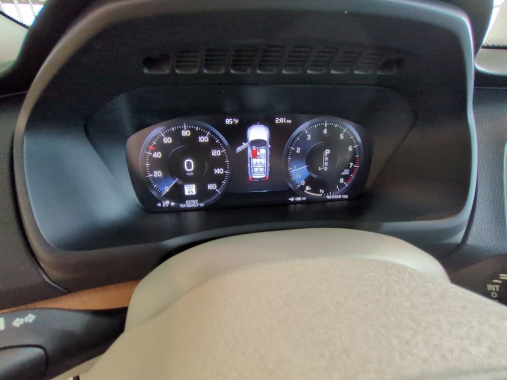 Used 2021 Volvo XC90 T6 Momentum AWD/4WD image 17