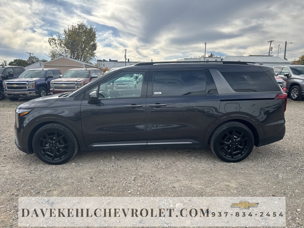 Used 2025 Kia Carnival SX Prestige image 2