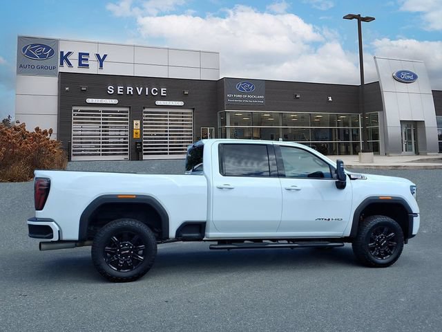 Used 2025 GMC Sierra 2500 AT4 AWD/4WD image 4