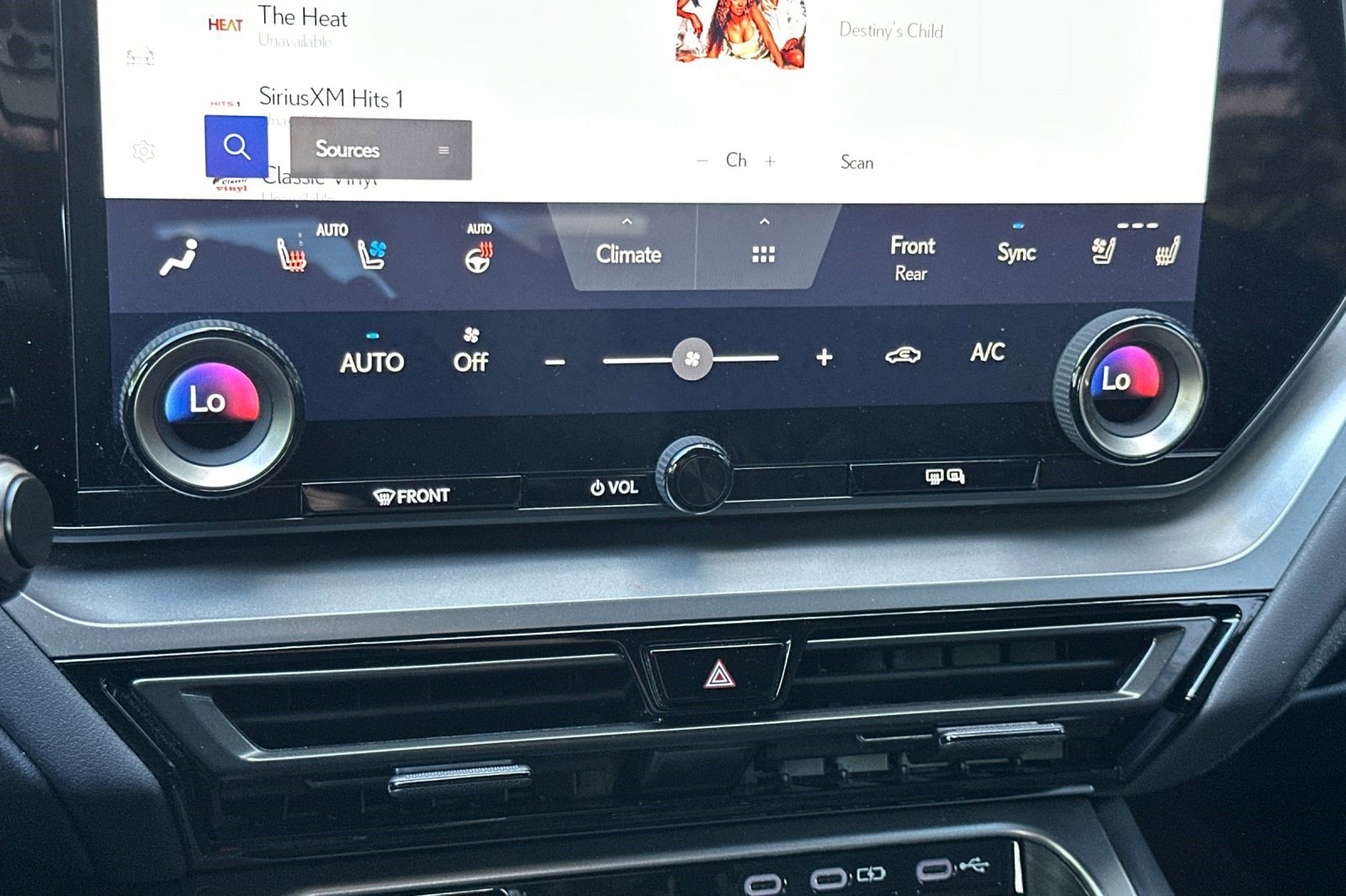 Certified 2025 Lexus TX 500h AWD w/ Technology Package image 26