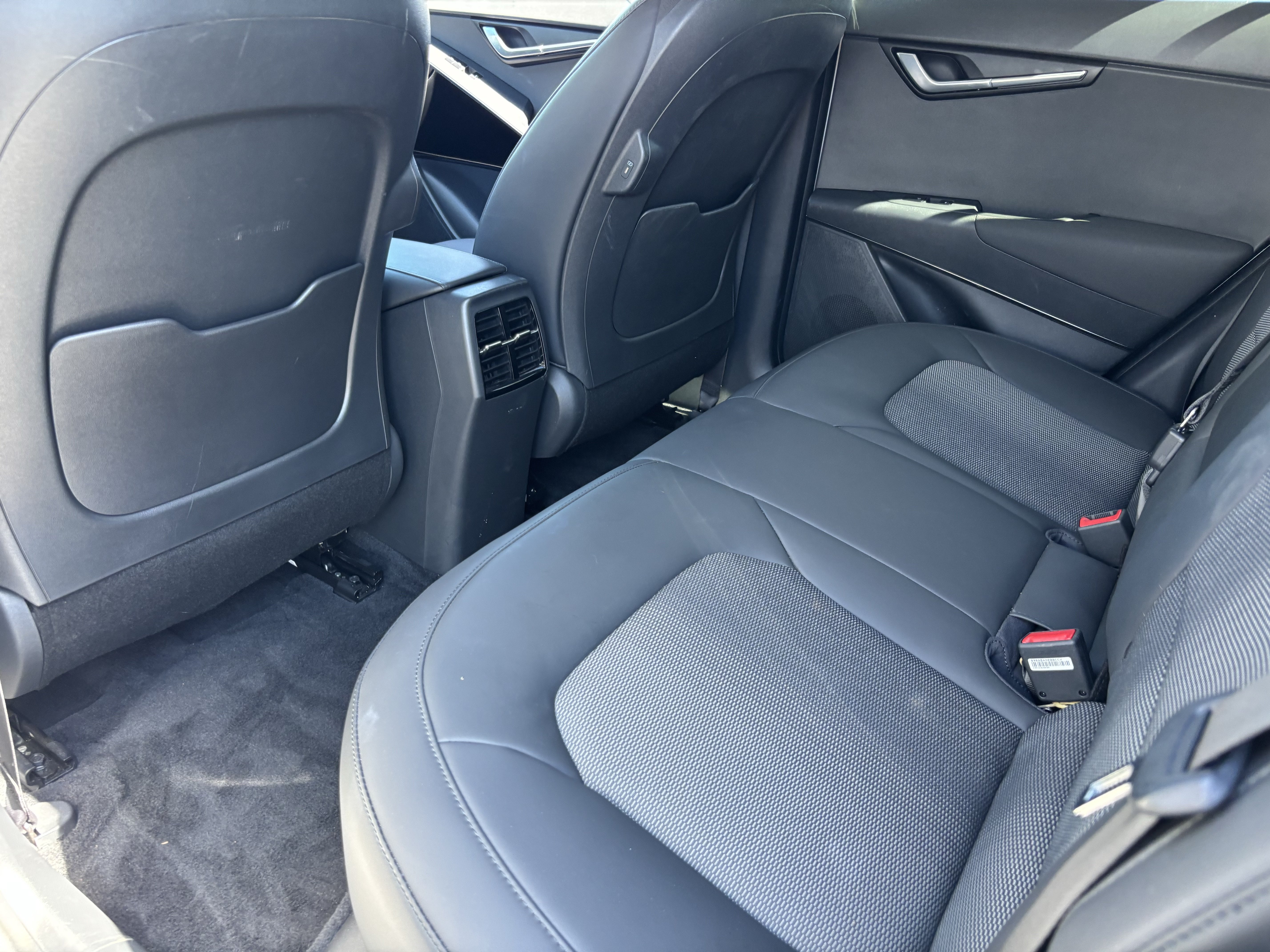 Certified 2023 Kia Niro Wind w/ Wind Preserve Package FWD image 15