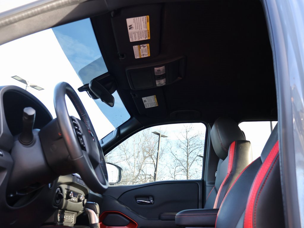 Used 2023 Nissan Frontier PRO-4X w/ Pro Convenience Package image 32