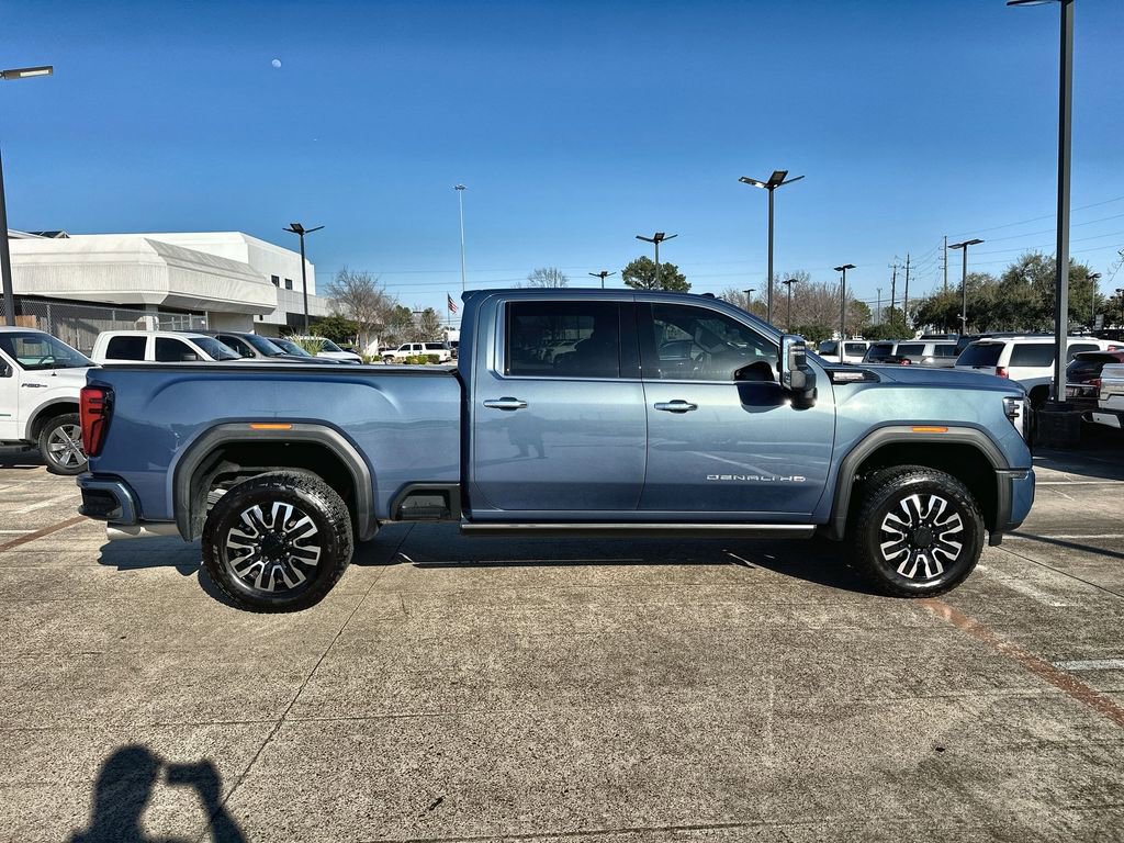 Used 2025 GMC Sierra 2500 Denali Ultimate image 10