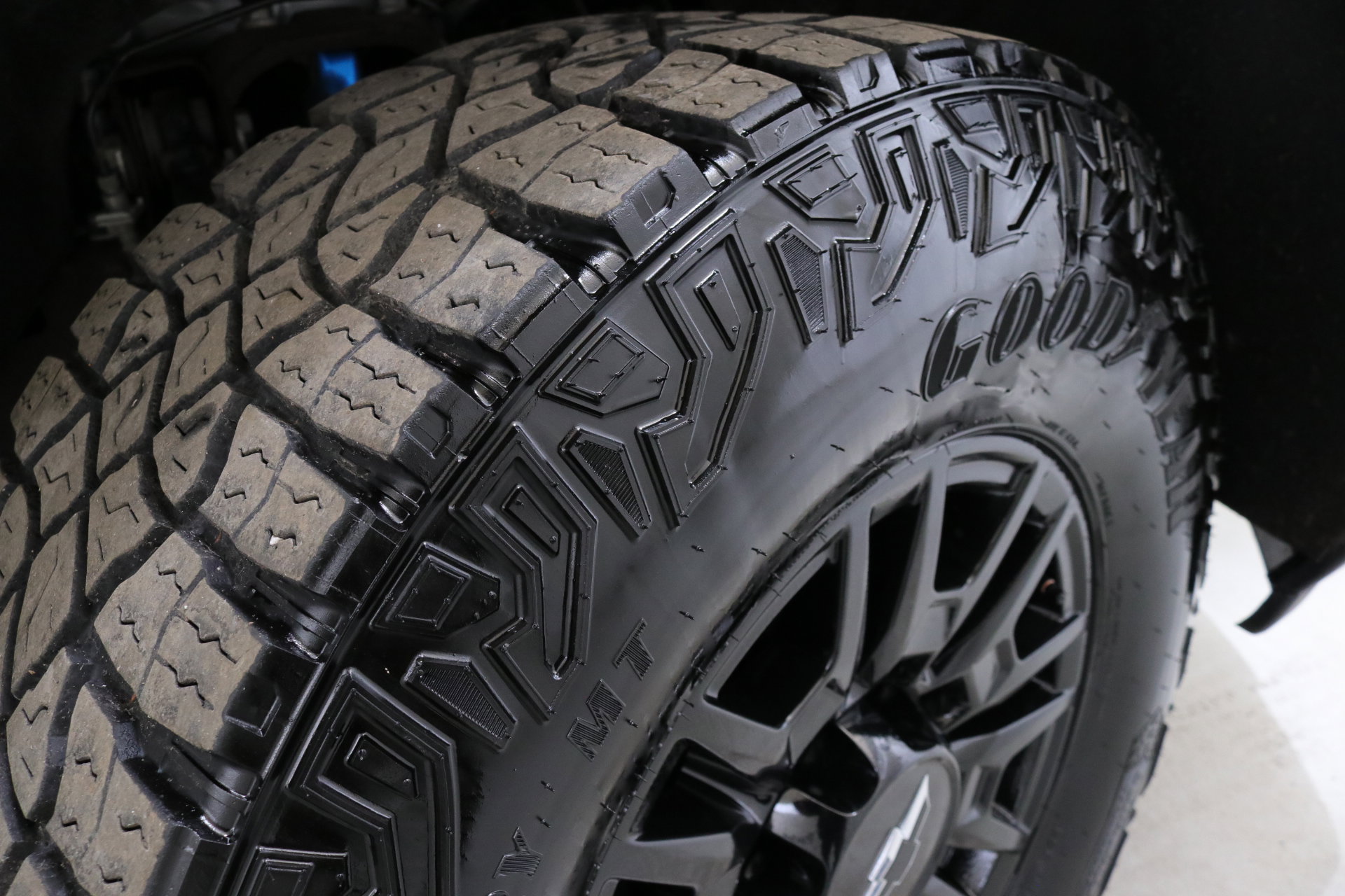 Used 2025 Chevrolet Silverado 2500 ZR2 w/ Technology Package image 34