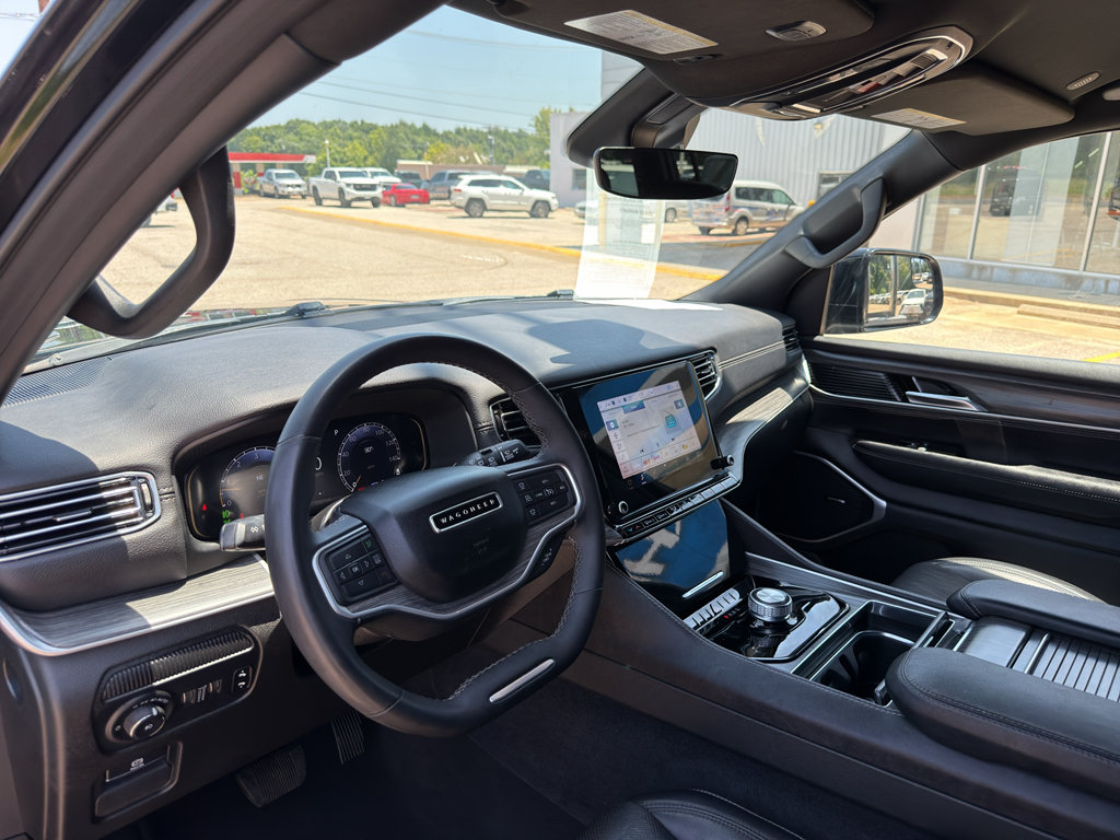 Used 2024 Jeep Wagoneer L Series II w/ Flexible Seating Group RWD image 26