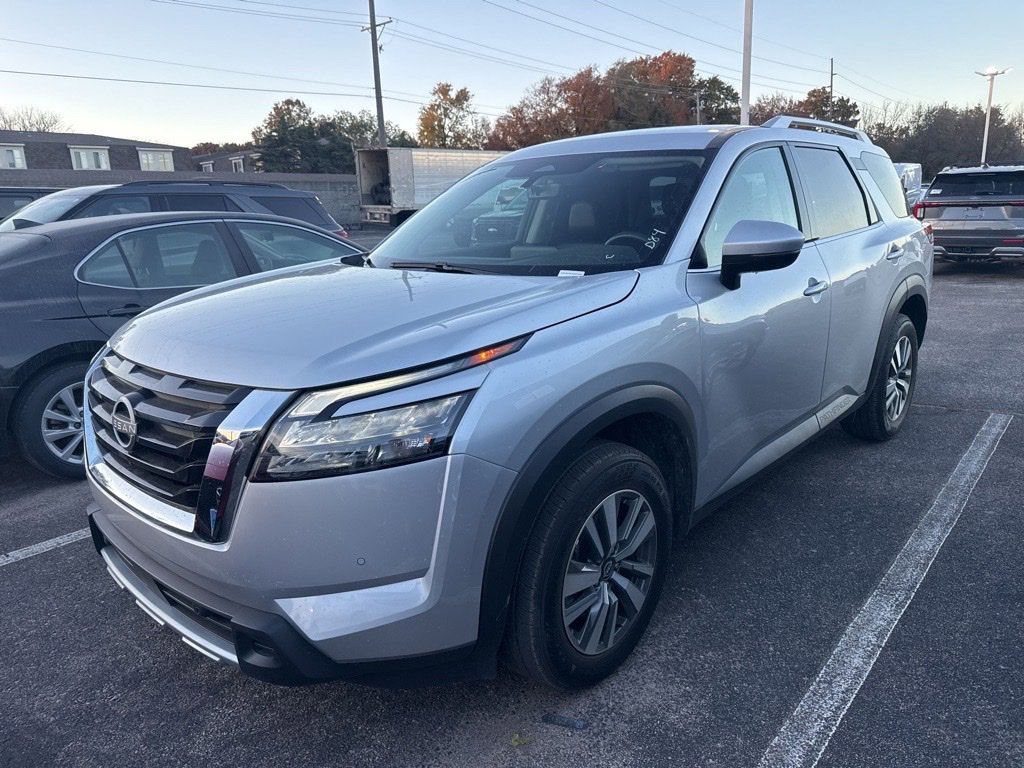Used 2025 Nissan Pathfinder SL