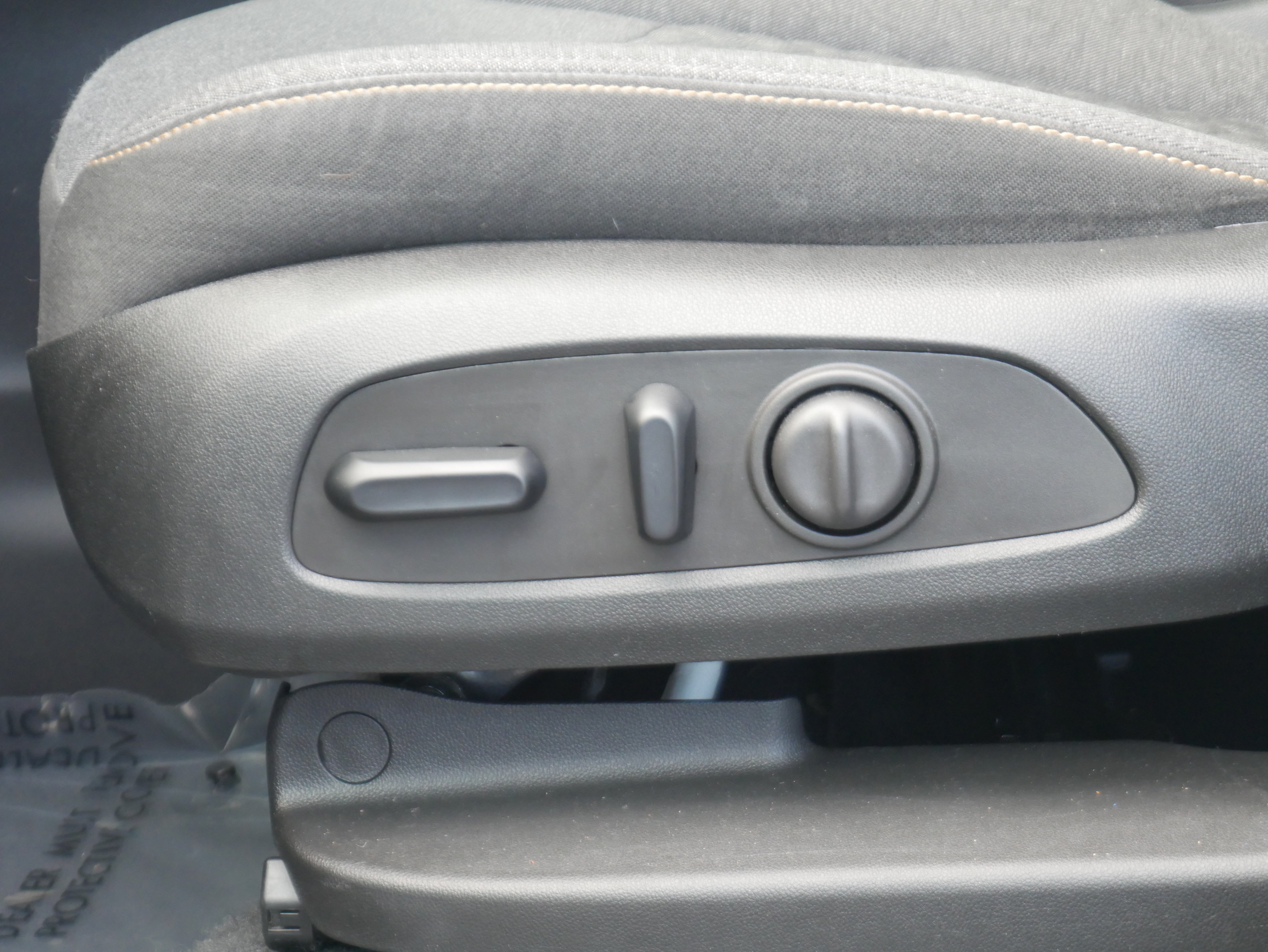 Certified 2024 Chevrolet Equinox LT AWD/4WD image 13