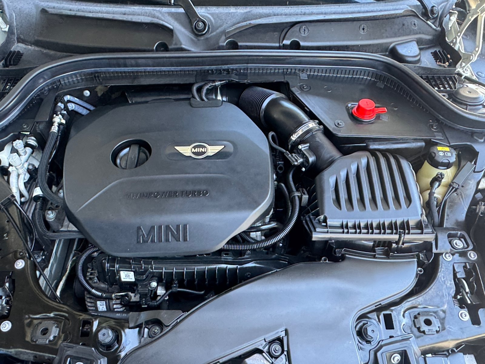 Used 2019 MINI Cooper 4-Door Hardtop w/ Signature Upholstery Package FWD image 19