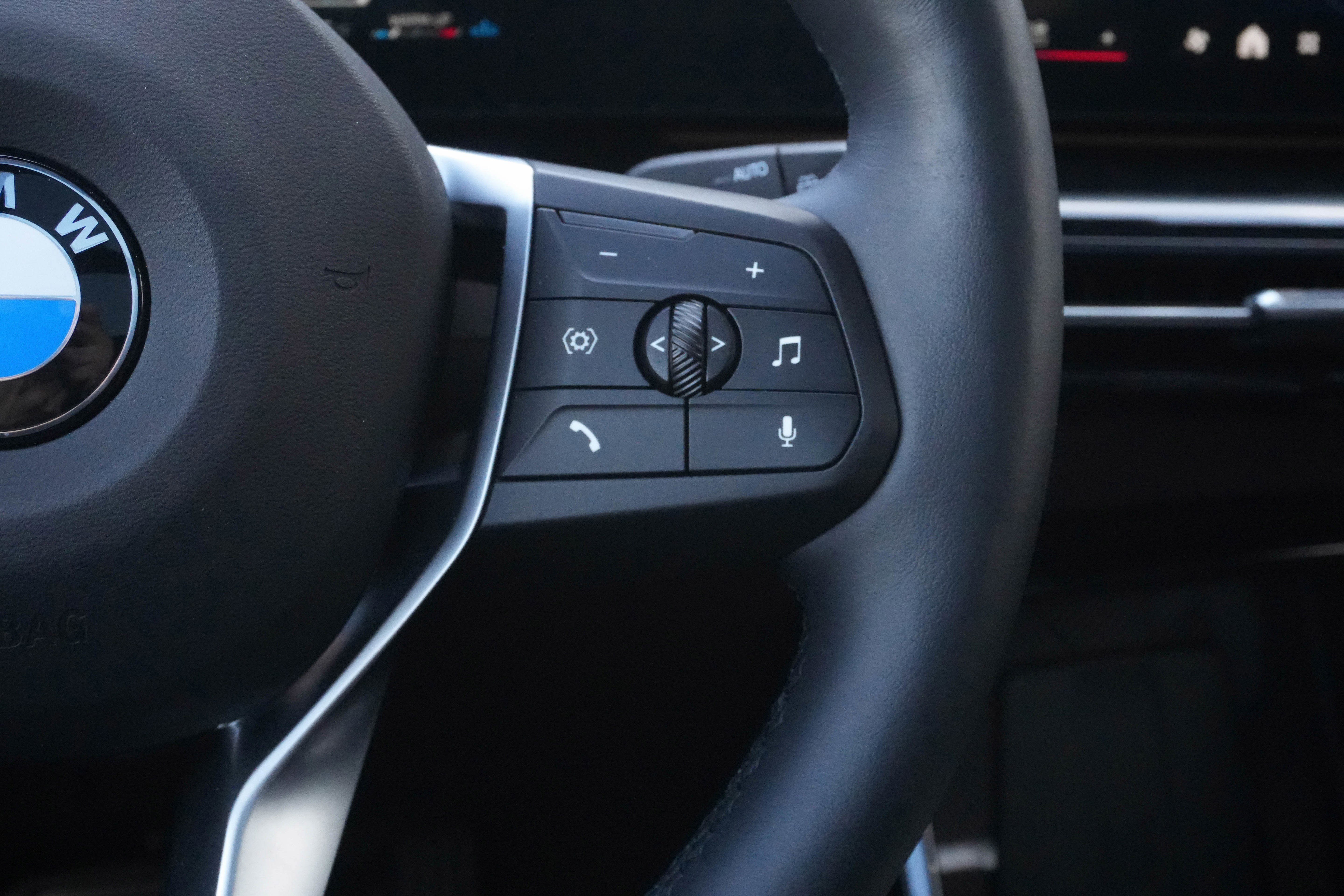 Certified 2025 BMW X1 xDrive28i image 17