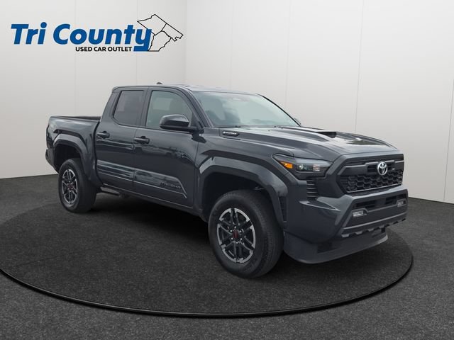 Certified 2025 Toyota Tacoma TRD Sport AWD/4WD image 1