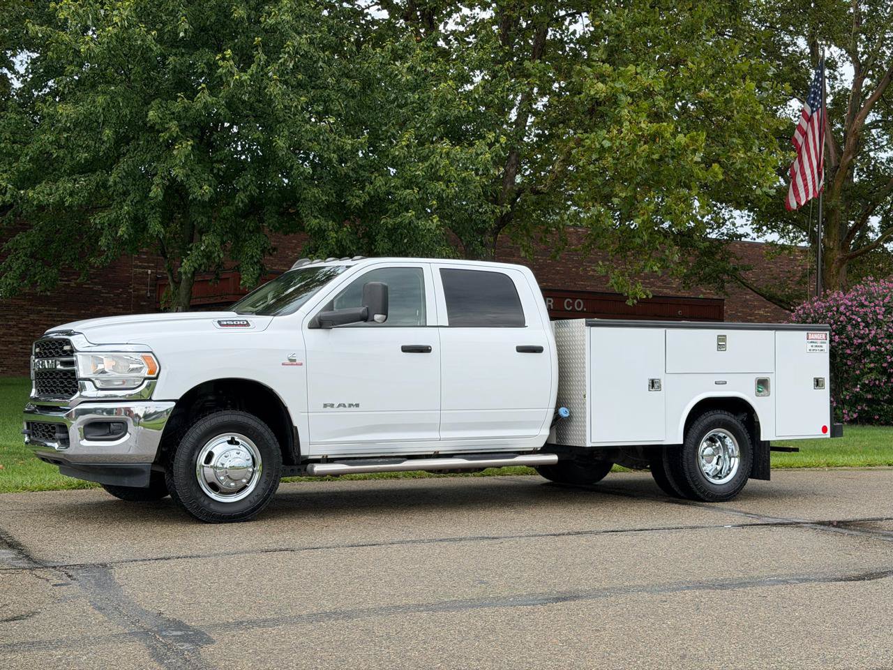 Used 2019 RAM 3500 Tradesman w/ Chrome Appearance Group AWD/4WD image 2