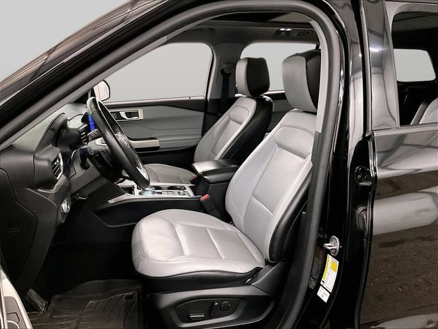 Used 2021 Ford Explorer XLT w/ Equipment Group 202A AWD/4WD image 23